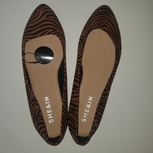 SHEIN POINTED TOE TIGER PRINT FLATS